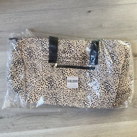 Mali & Lili Weekender Bag in Cream/Black NWT in packaging unopened - Picture 4 of 6